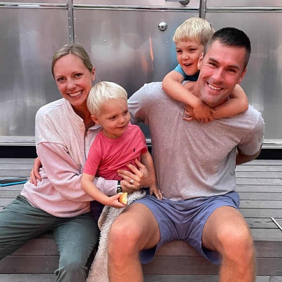 Meet your Posher, Ali - Picture 1 of 1